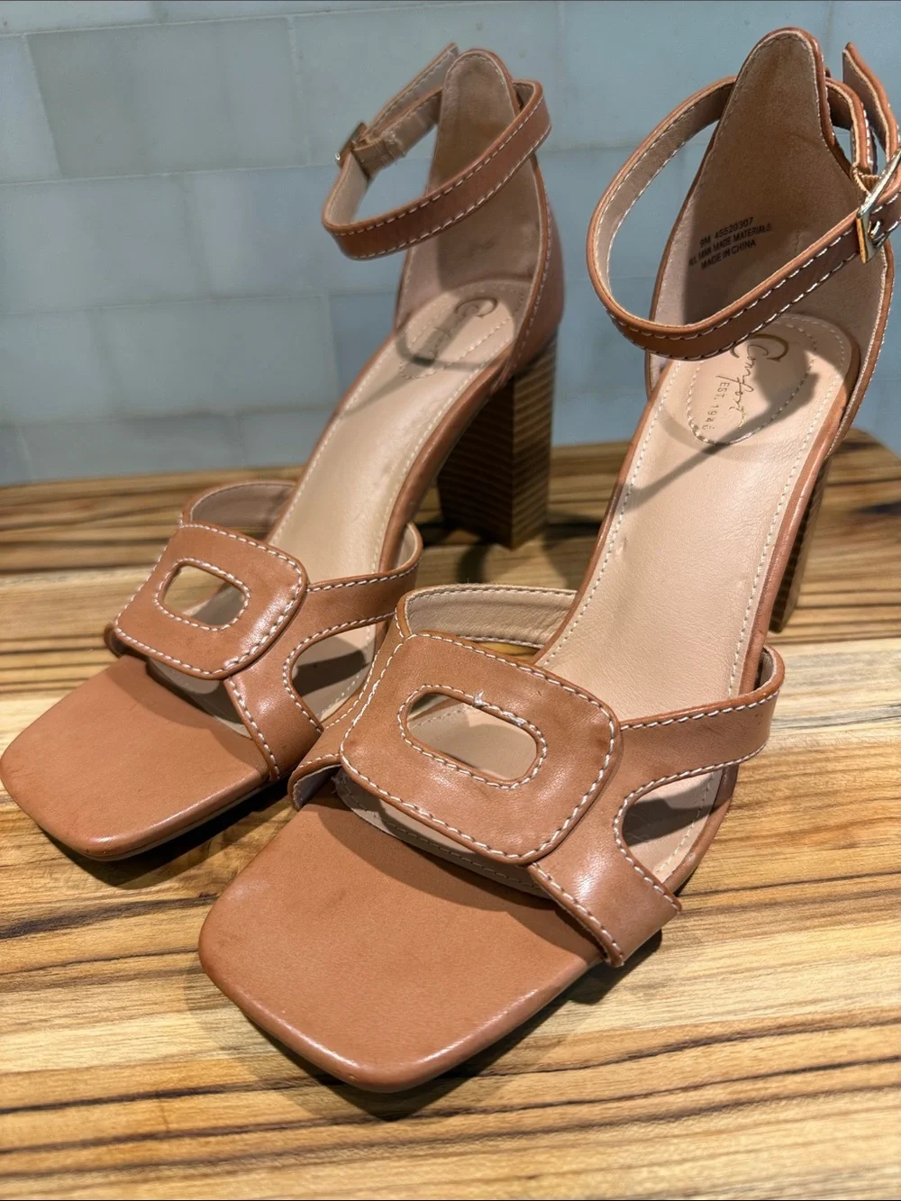 Women's Strappy Block Heel Sandals in Tan